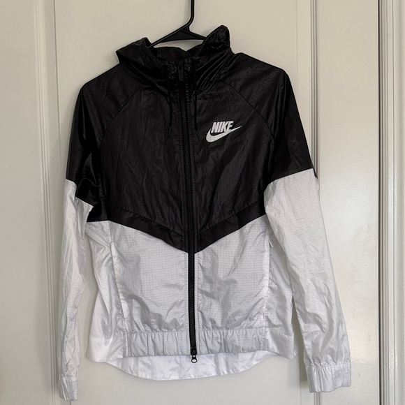 Nike Windrunner Jacket  Black White Long Sleeve Full Zip Hooded Windbreaker Sz S - Picture 2 of 9